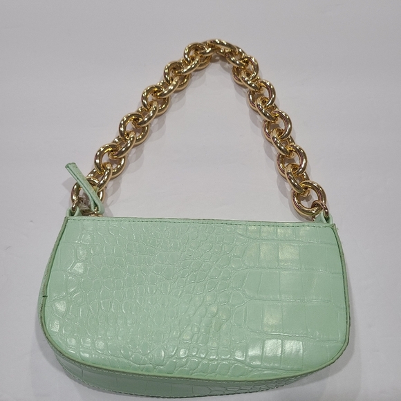 NWOT Missguided Mint Green Croc-Embossed Bag with Gold Chain - Picture 1 of 7
